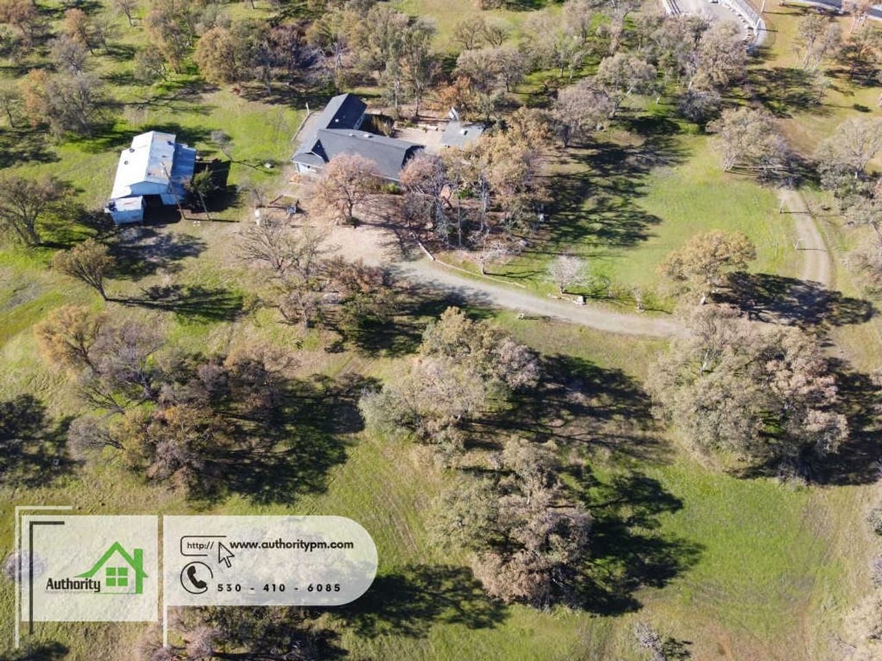 21451 Kirkwood Manor Dr - Photo 3 of 48