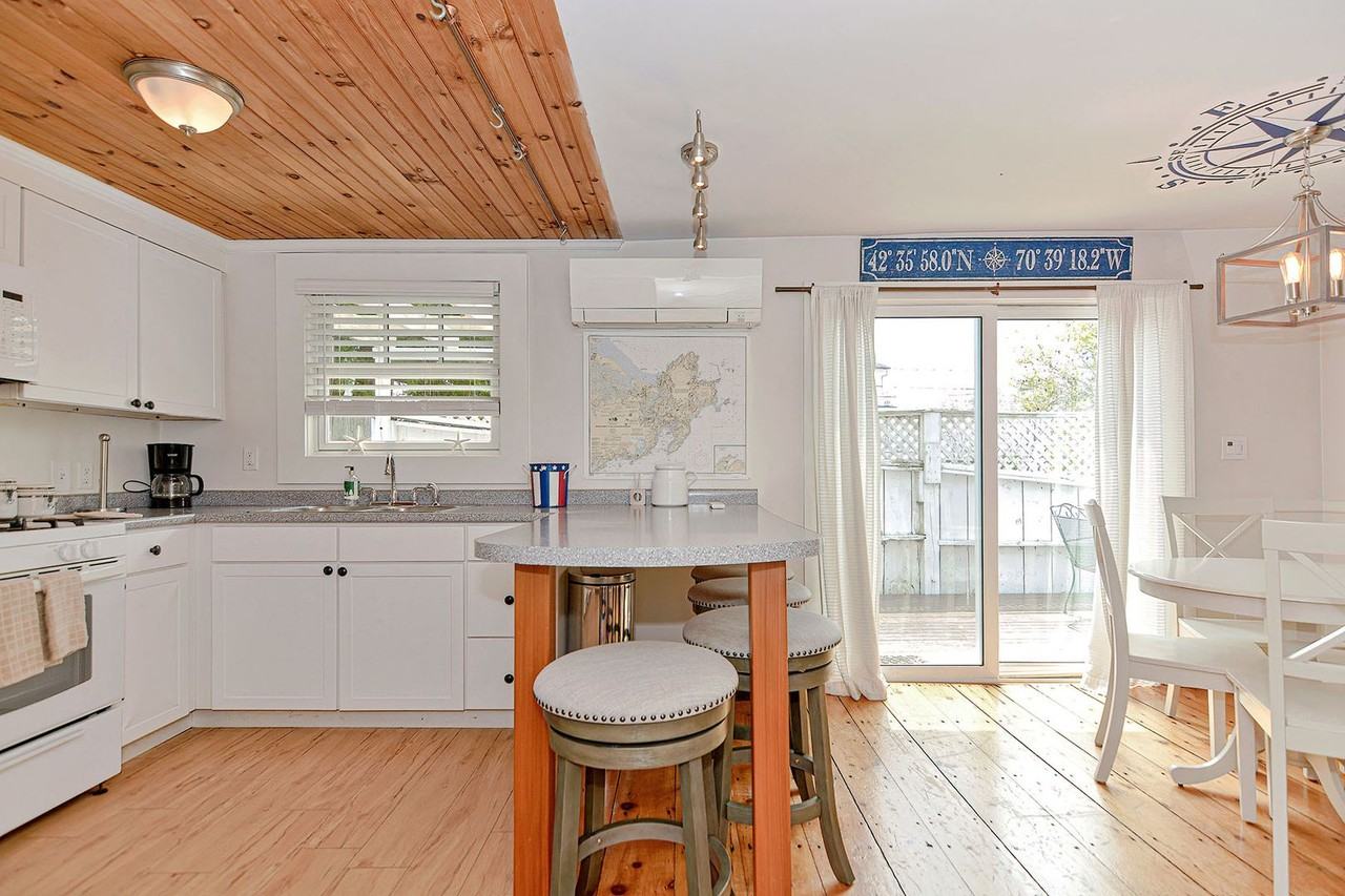 58 Eastern Point Rd - Photo 7 of 37