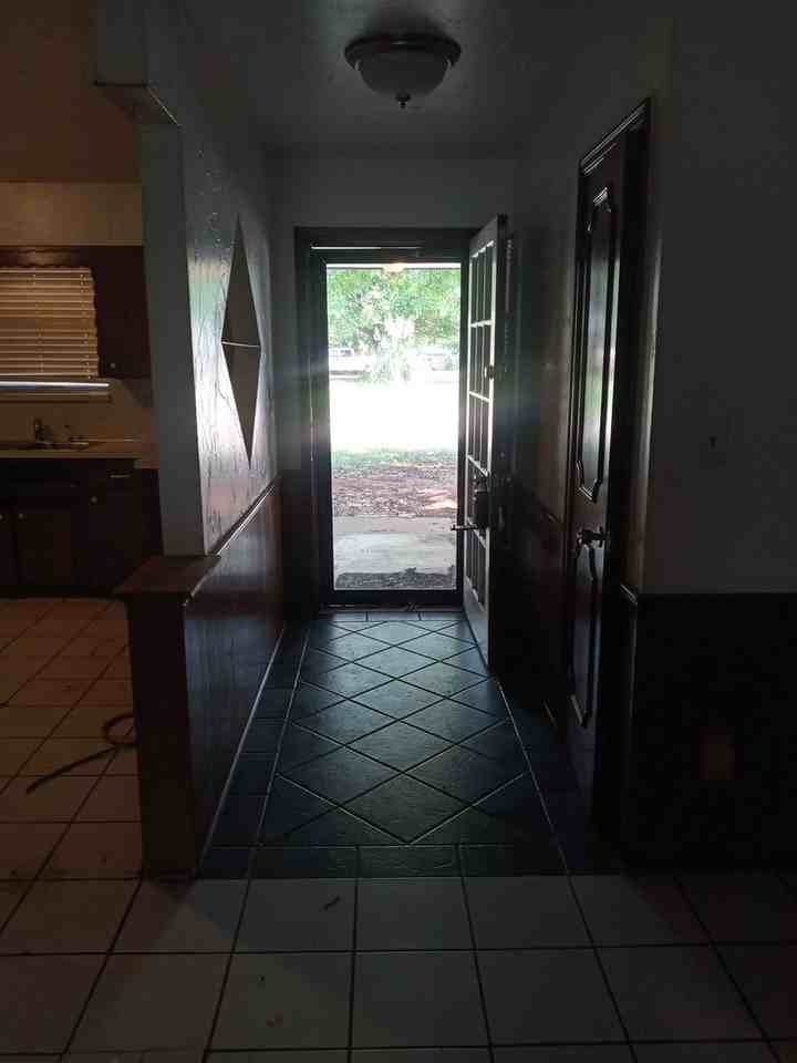 2109 Ridgewood Drive - Photo 4 of 7