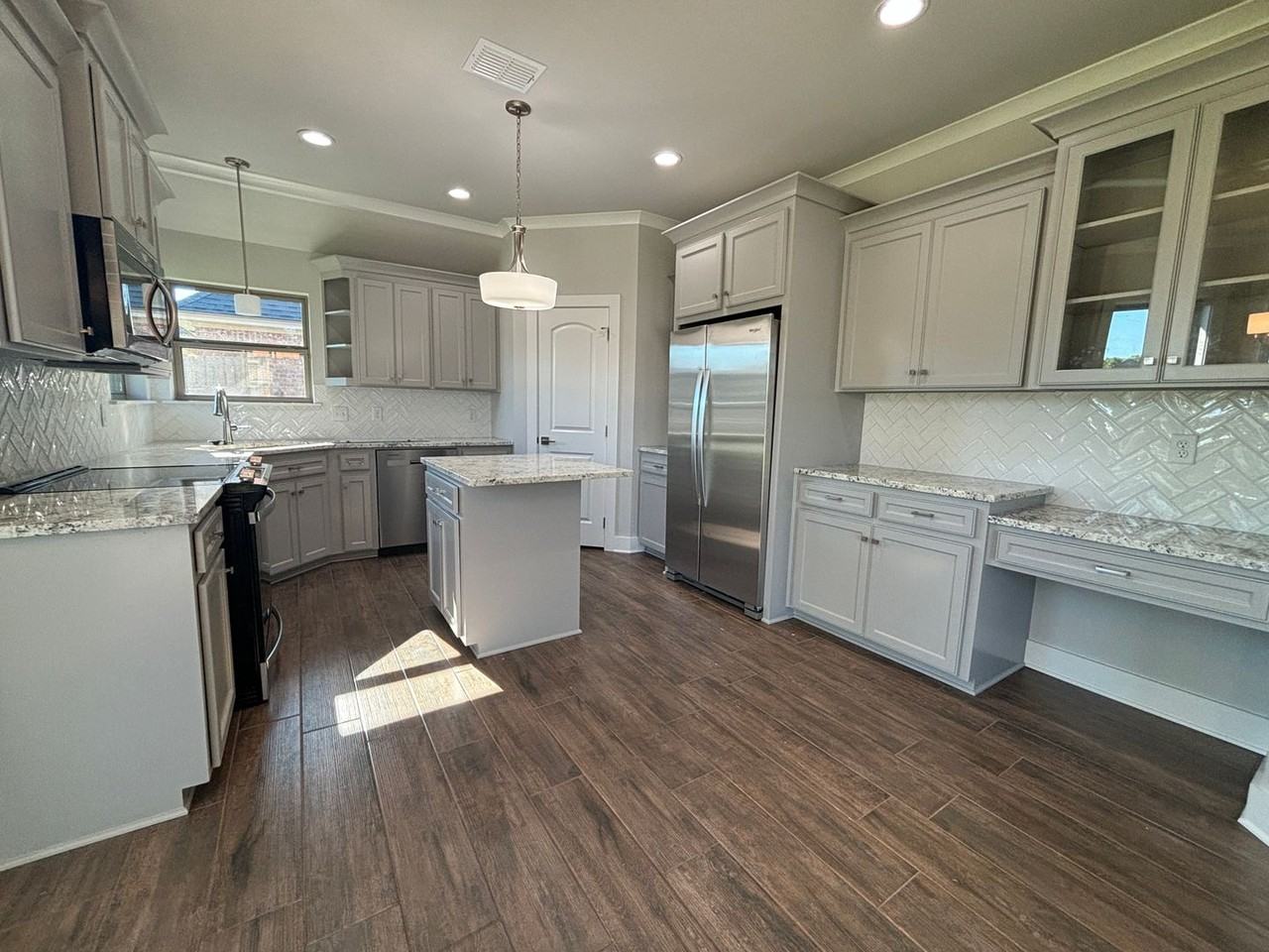 520 Half Moon Ct - Photo 4 of 21