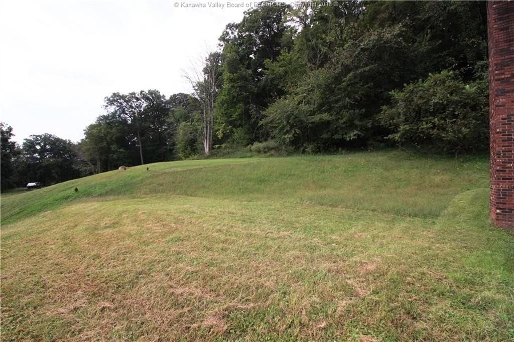 205 Libby Ln - Photo 4 of 15