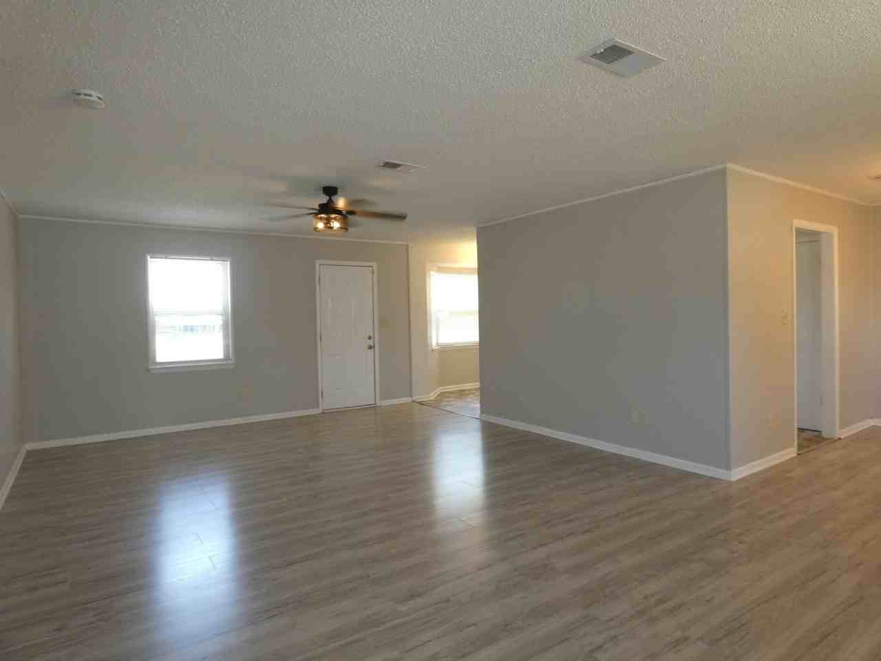 4705 Pebble Creek Dr - Photo 2 of 22