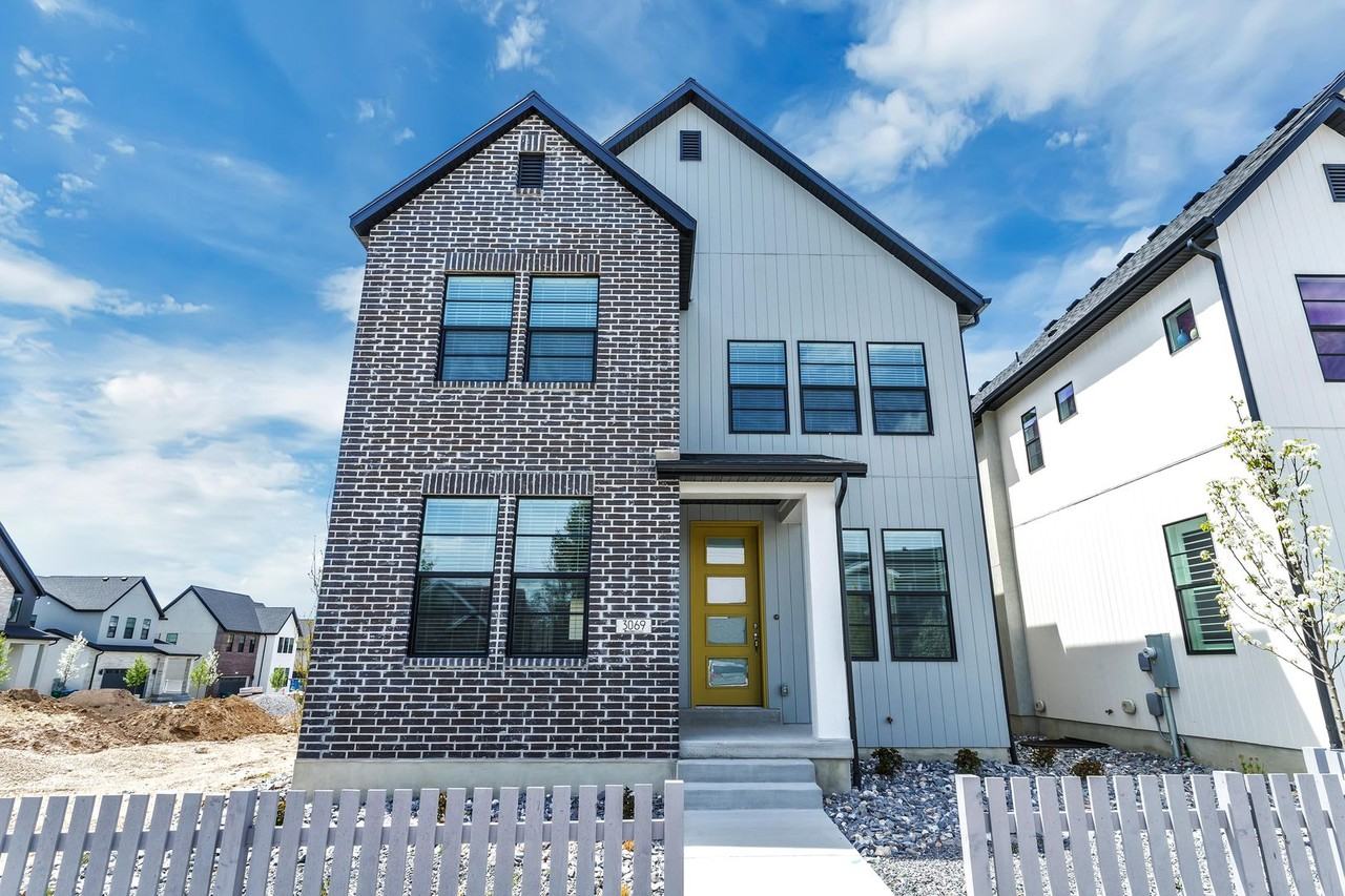 3069 N 300 W - Photo 2 of 18