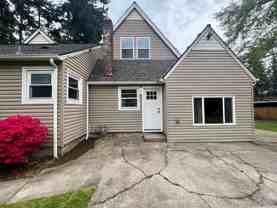 2500 Se Tarbell Ave - Photo 1 of 1