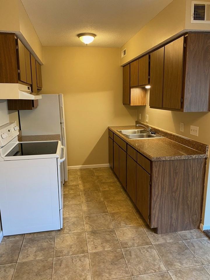 214 S Ivy Ln - Photo 6 of 12