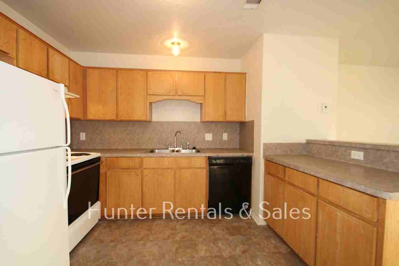4401 Alan Kent Dr Apt B - Photo 7 of 21