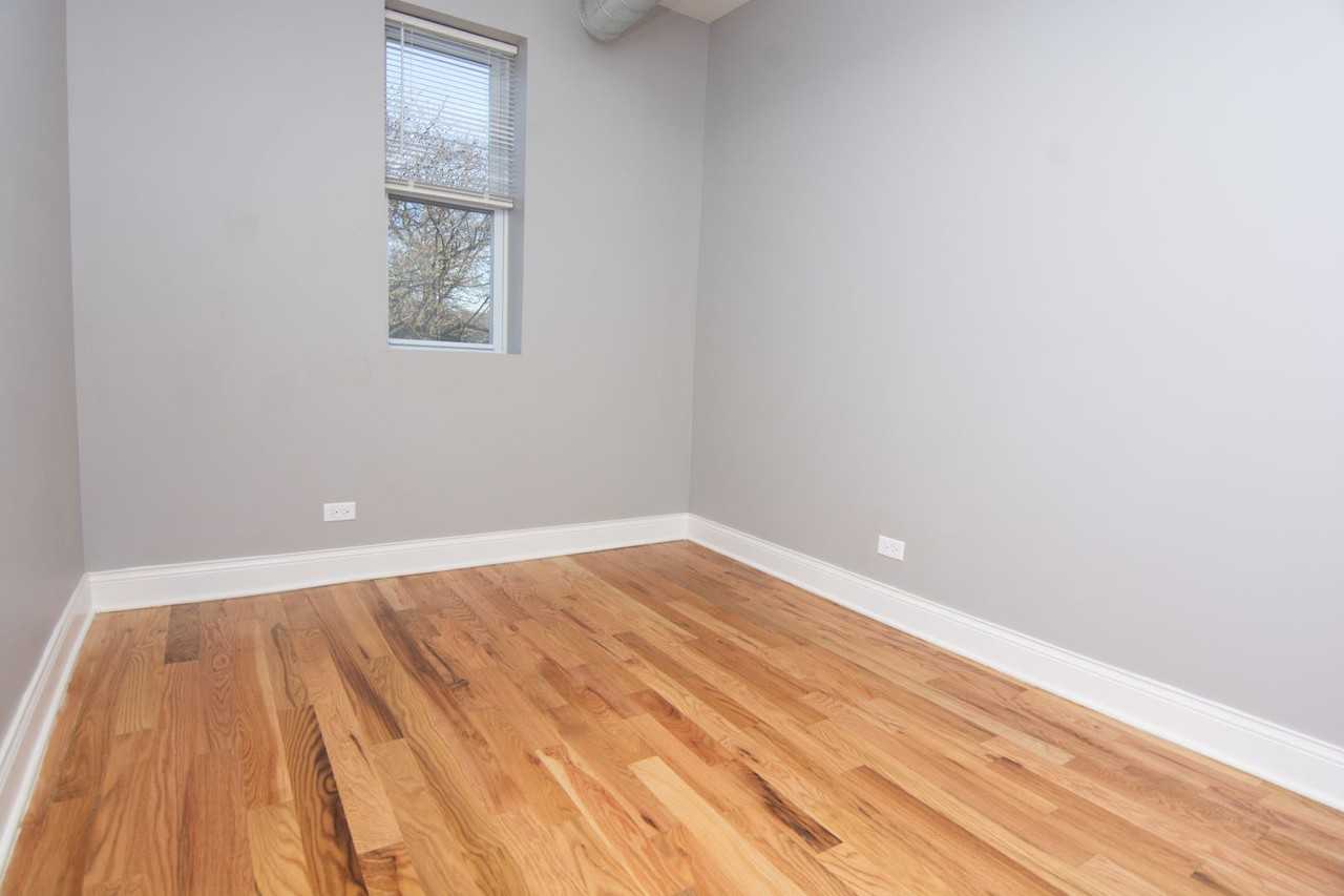 735 W Garfield Blvd - Photo 5 of 9