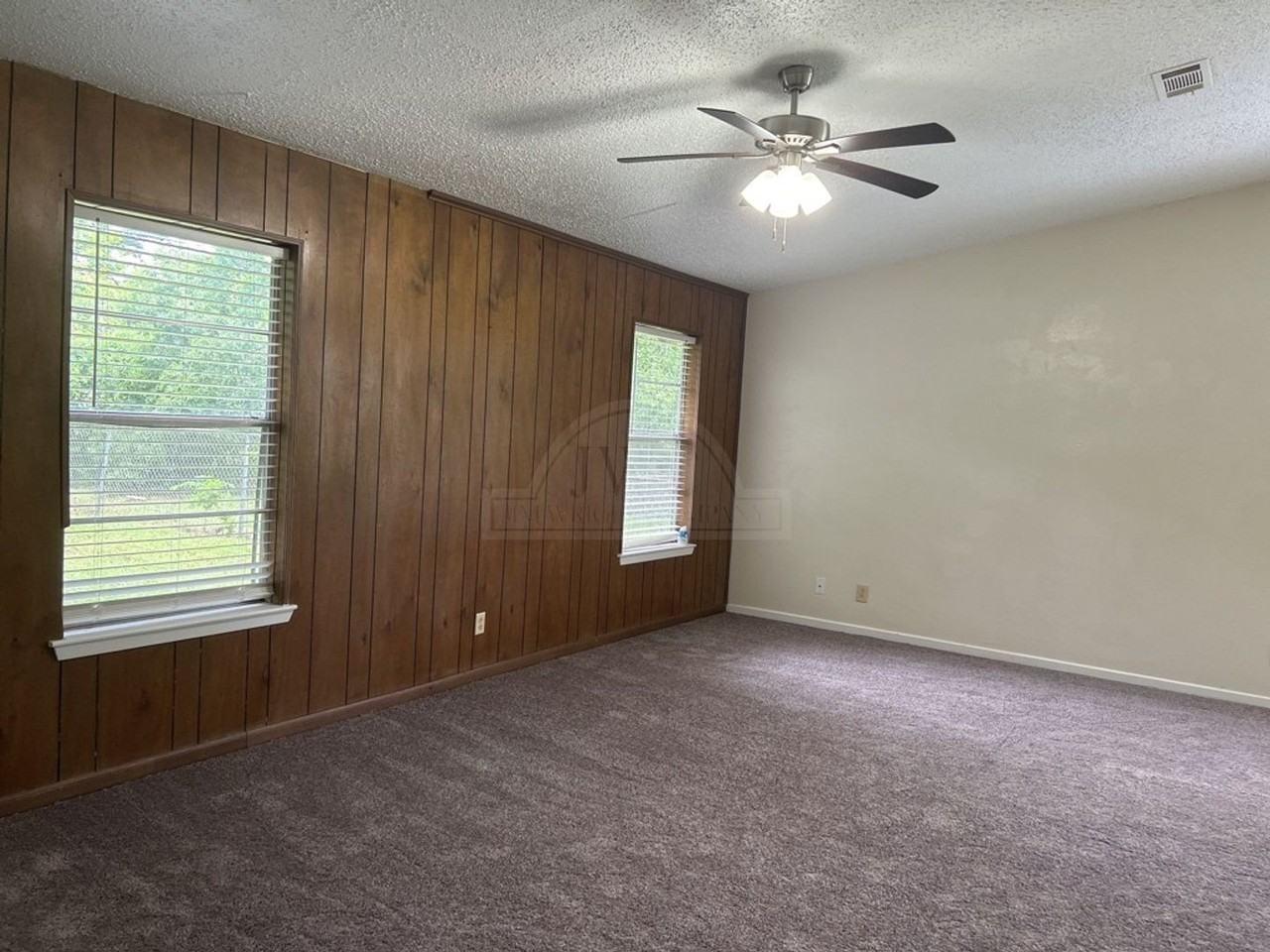 1613 Richard Dr - Photo 3 of 20