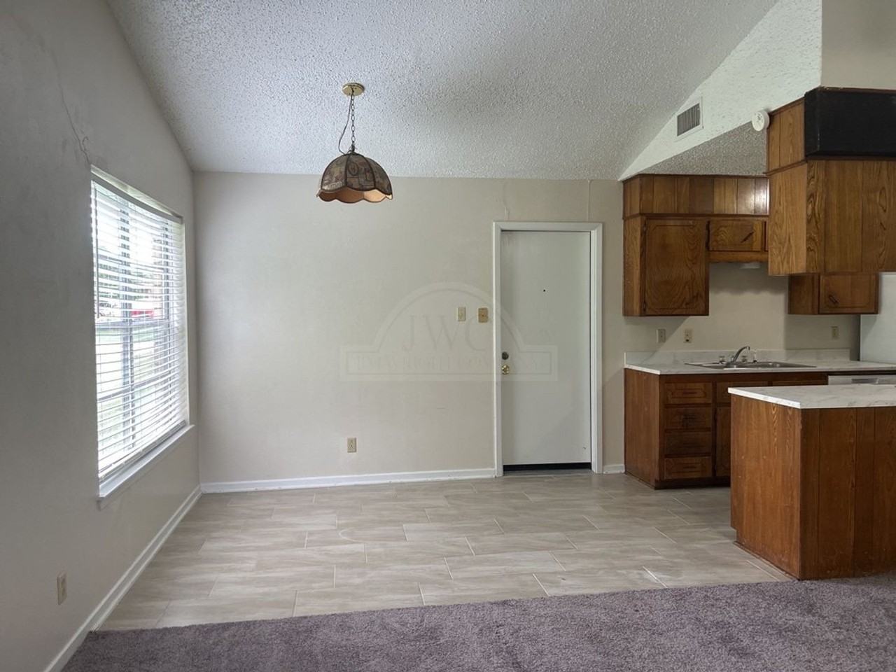 1613 Richard Dr - Photo 4 of 20