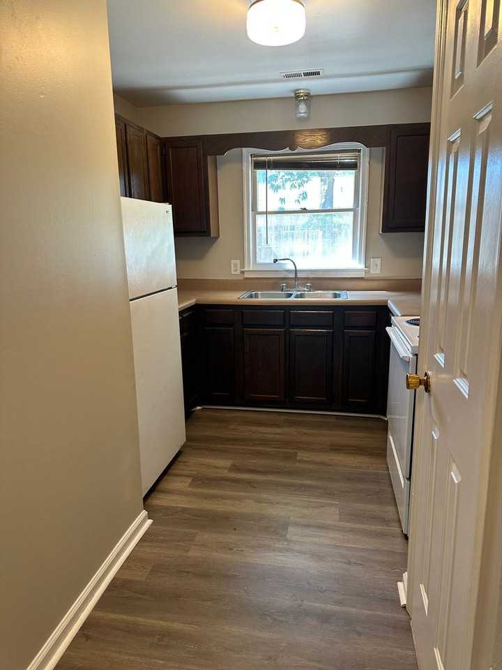 7528 Backcorner Dr - Photo 2 of 8