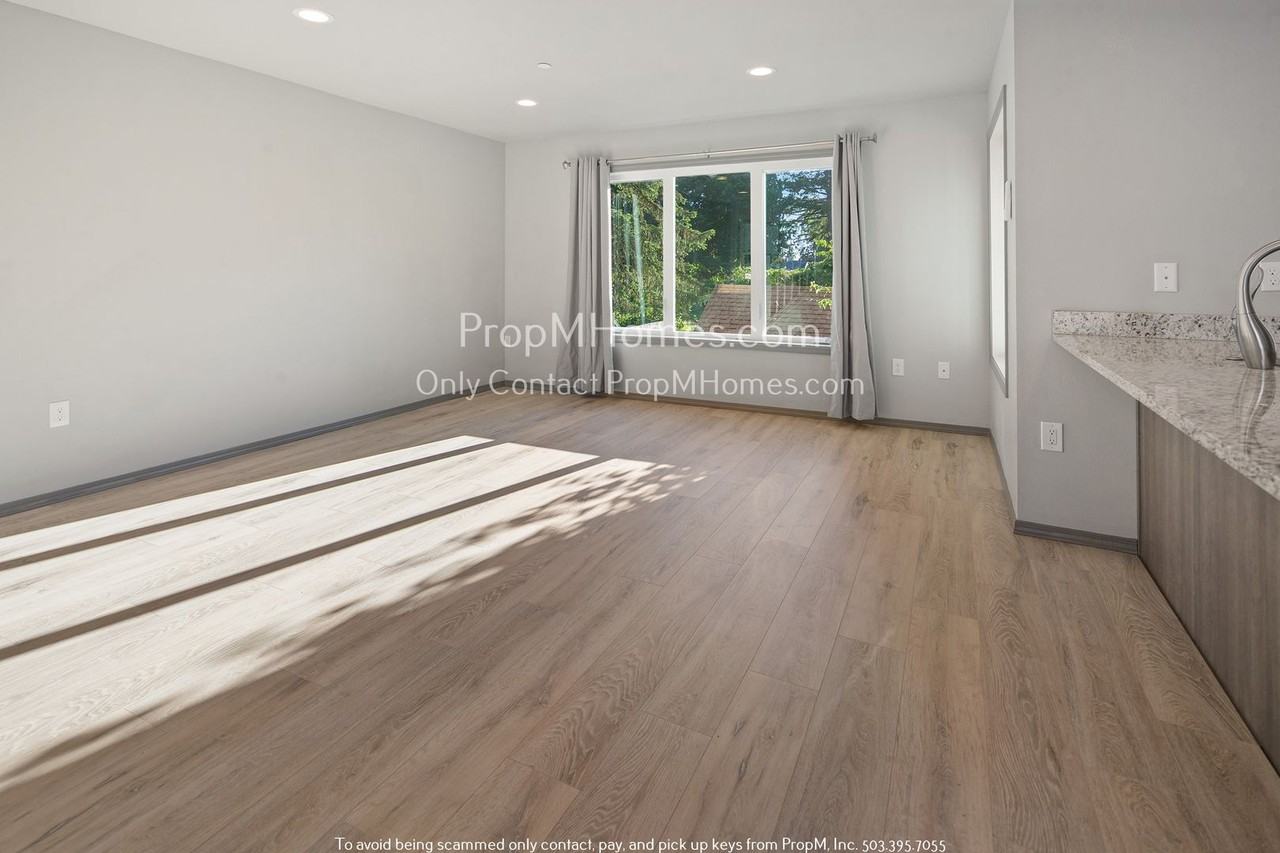 14456 Ne Glisan St - Photo 3 of 23