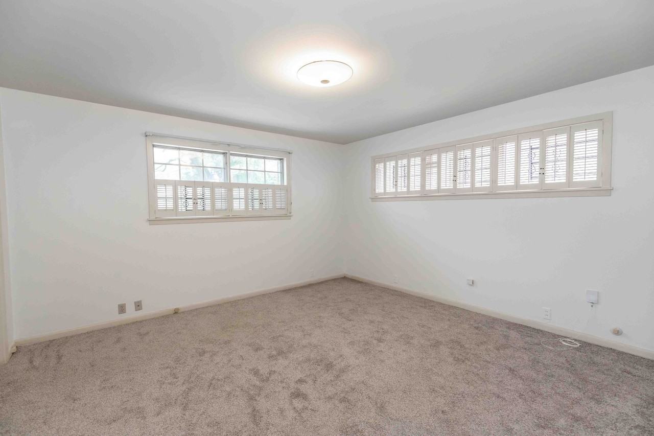 3307 Fairfield Ave - Photo 7 of 8