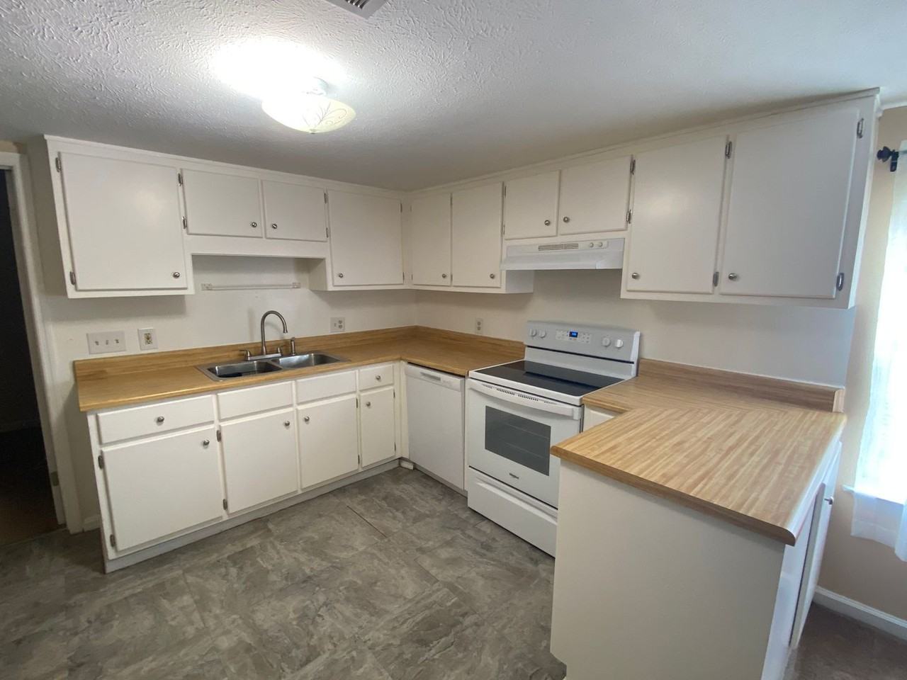 1006 Massalina Dr - Photo 5 of 14