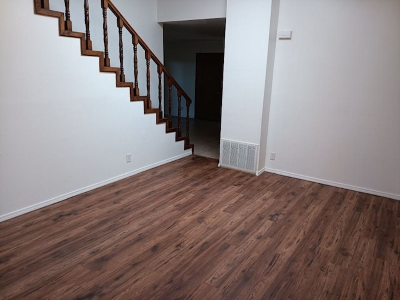 1055 Olympia Cir Ne - Photo 2 of 16