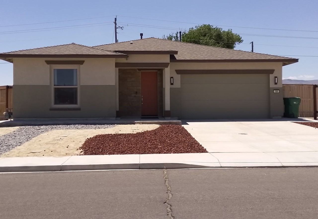 169 Pelican Way - Photo 2 of 15