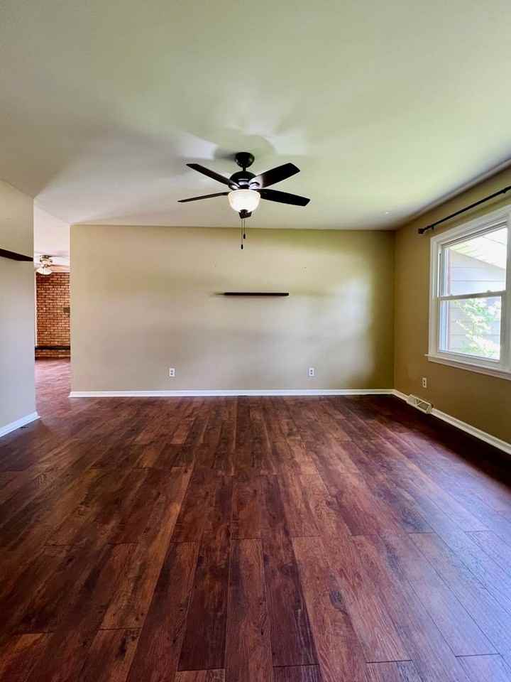 1728 Carlsbrook Ln - Photo 2 of 18