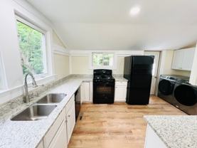 711 Pleasant St - Photo 1 of 1