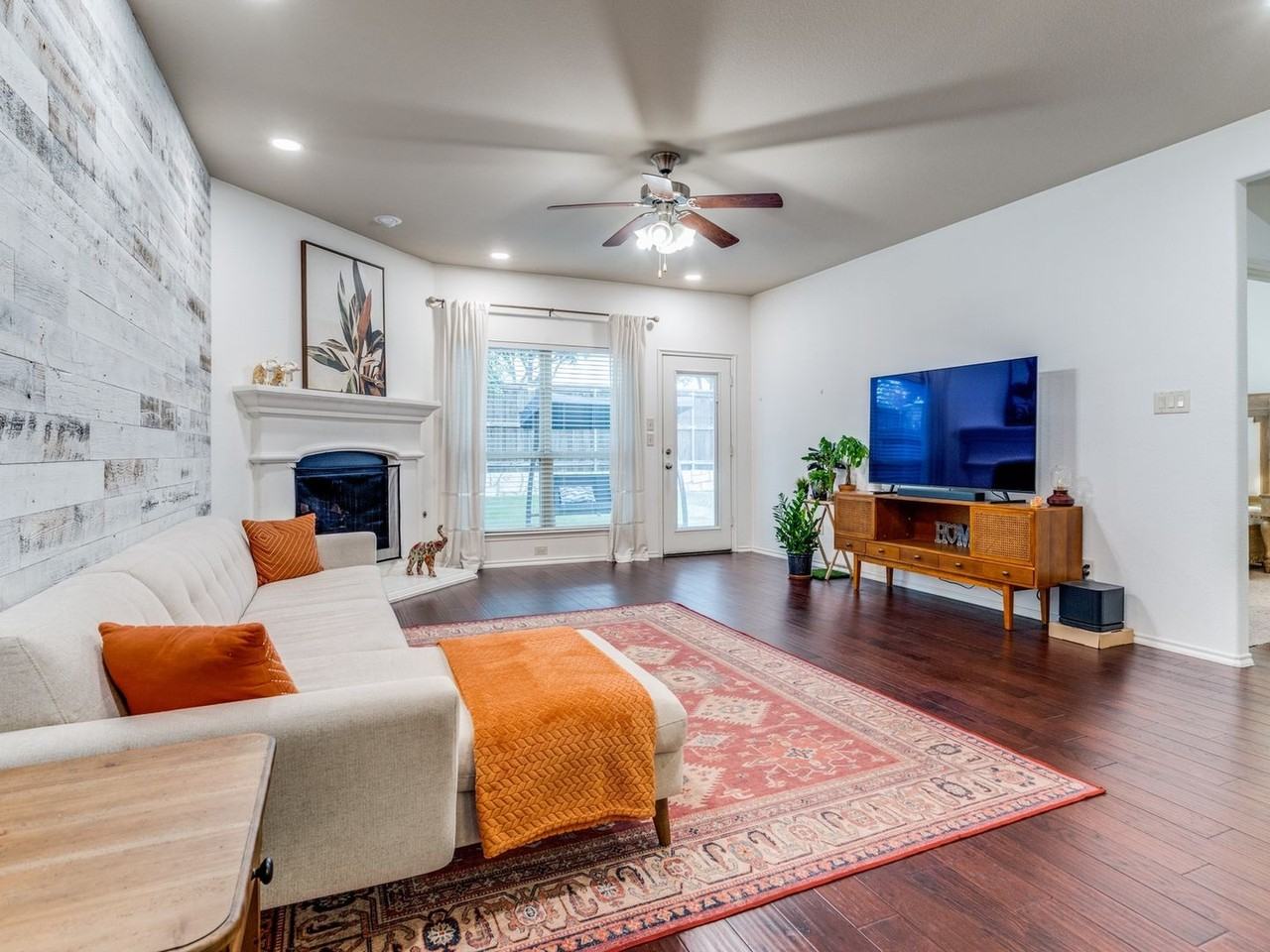 613 Blue Teal Pl - Photo 5 of 26