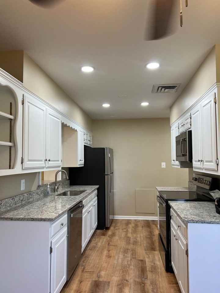 313 Valley View Ave Sw - Photo 3 of 13