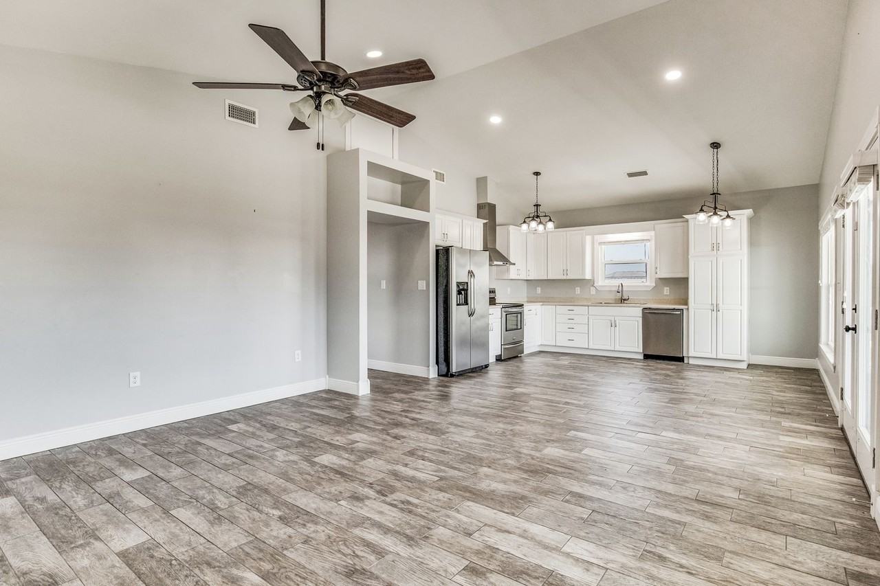 5601 Bayou Saint John Ave - Photo 2 of 12