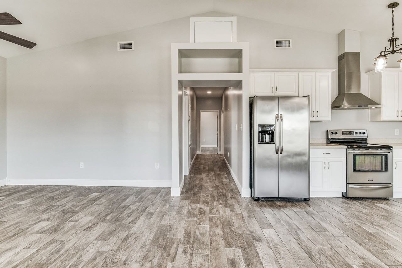 5601 Bayou Saint John Ave - Photo 3 of 12