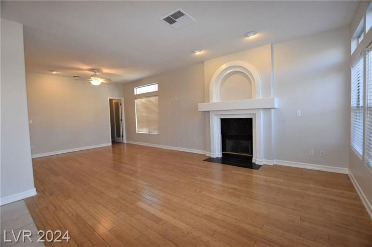 2111 Fountain Springs Dr - Photo 3 of 34