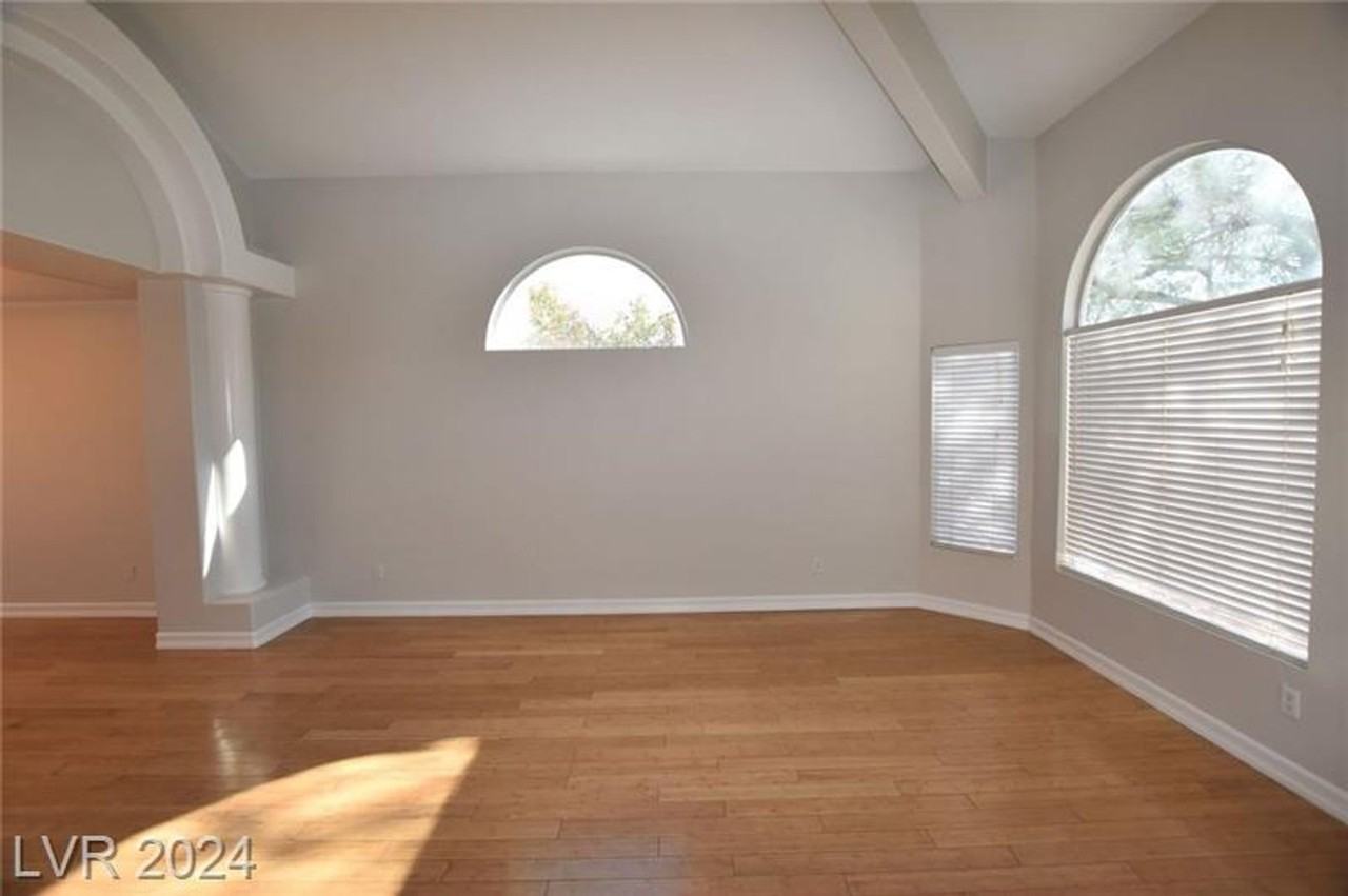 2111 Fountain Springs Dr - Photo 4 of 34