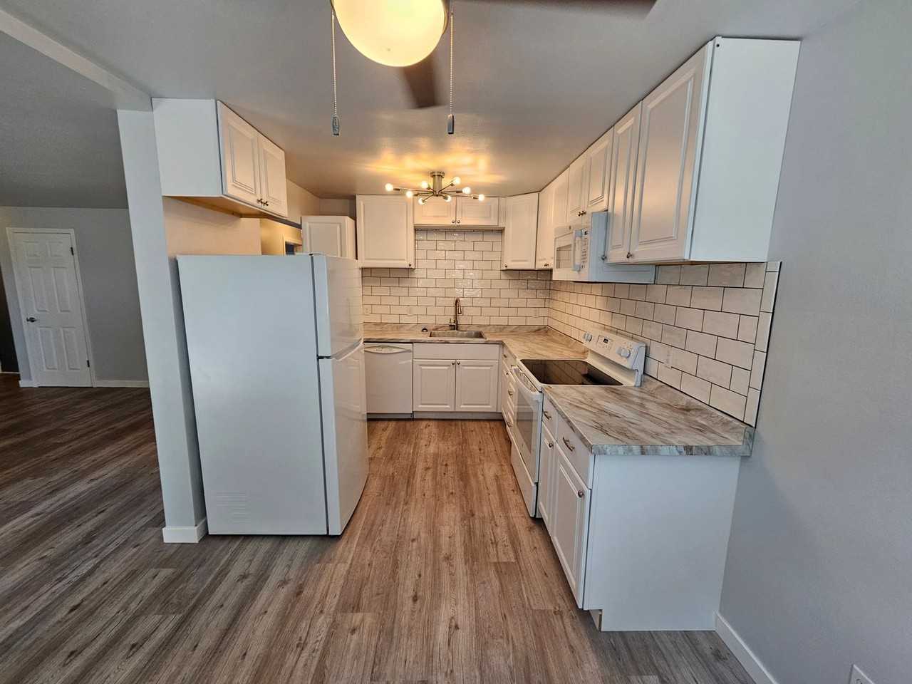 301 N Raymond Rd #A - Photo 3 of 6