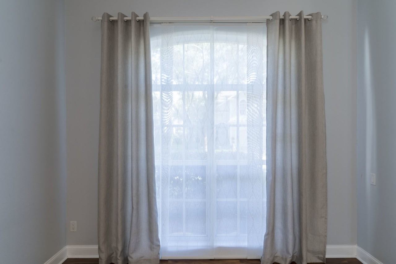 9406 Oak Meadow Ct - Photo 5 of 50