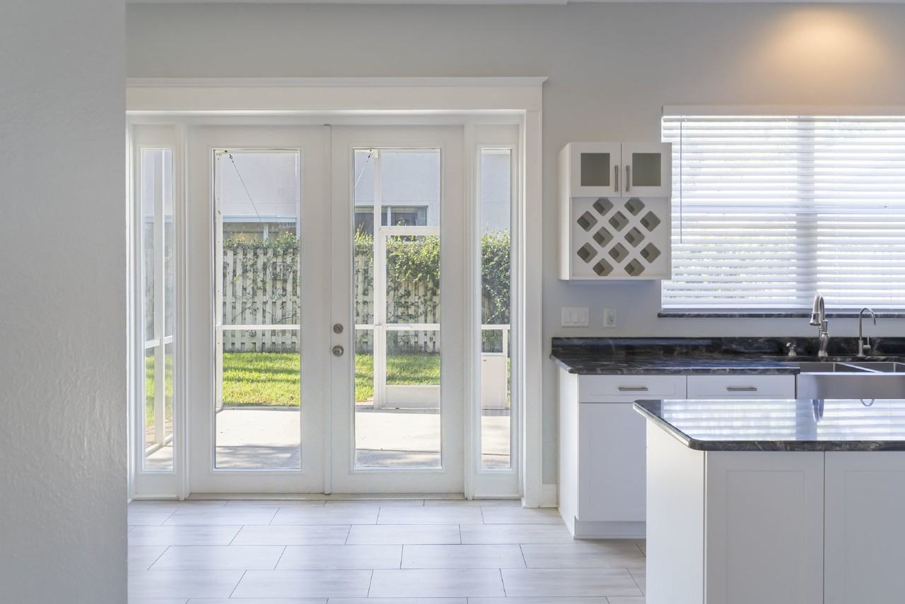 9406 Oak Meadow Ct - Photo 7 of 50