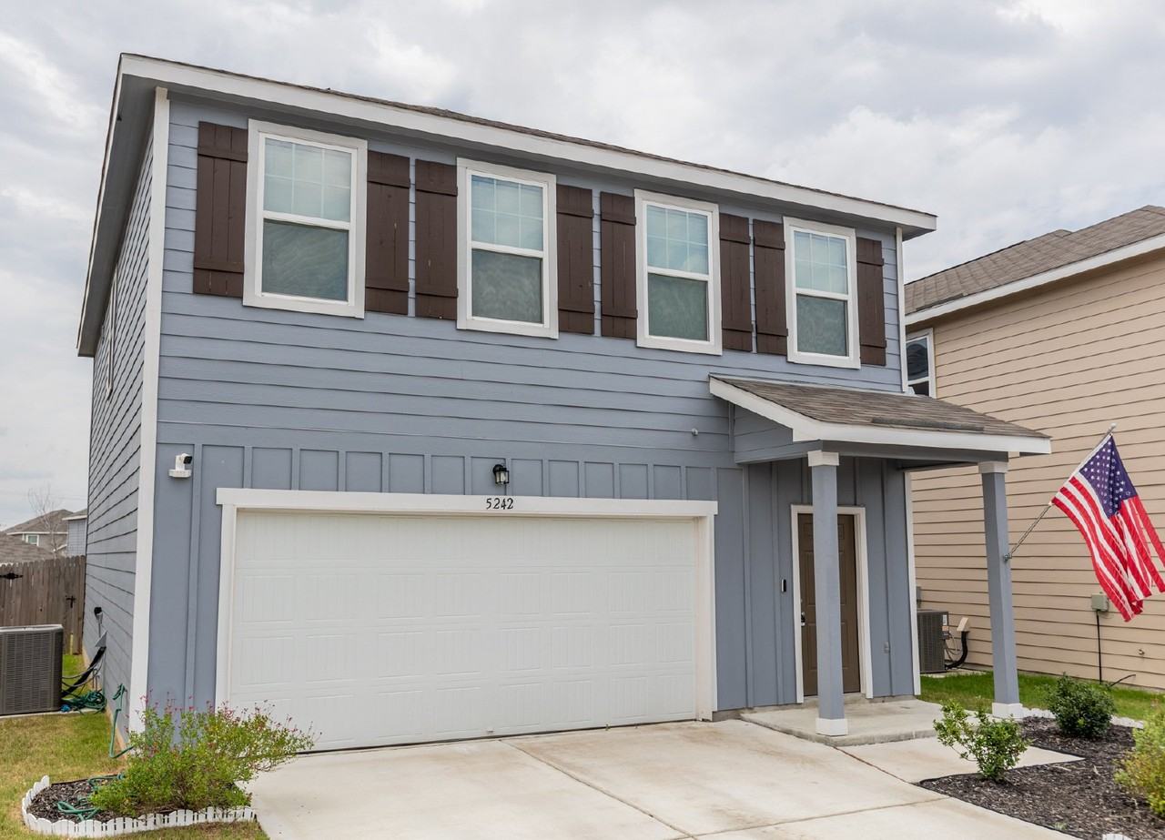 5242 Hickory Pl - Photo 2 of 33