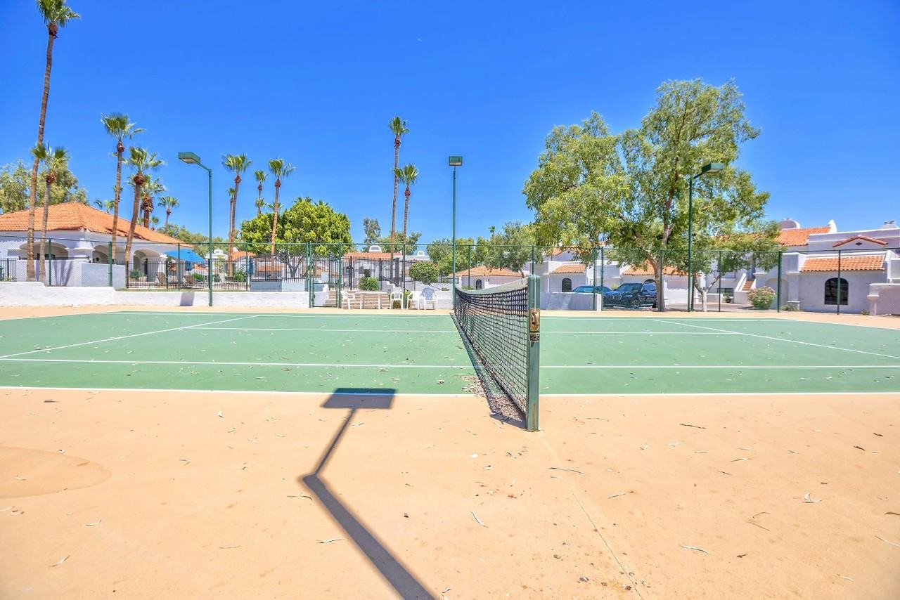 6108 N 28th St - Photo 2 of 39