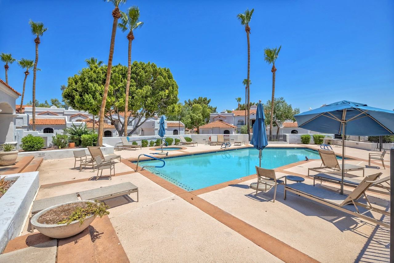 6108 N 28th St - Photo 3 of 39