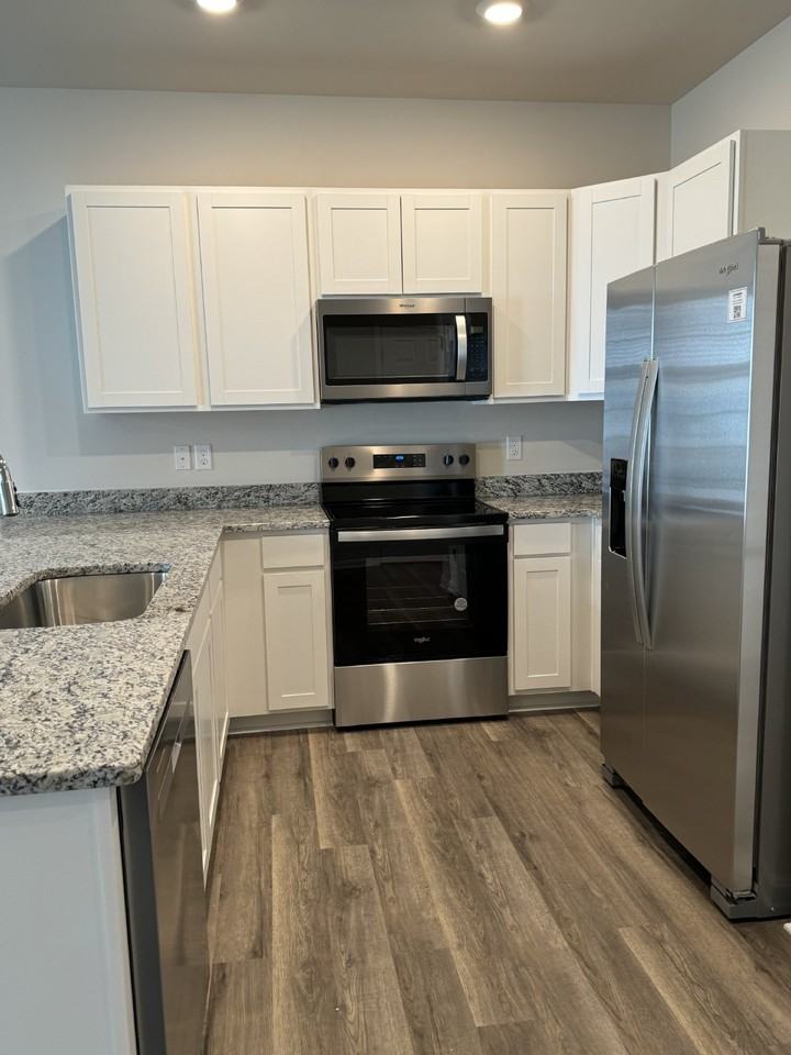 146 Caterpillar Dr - Photo 2 of 21