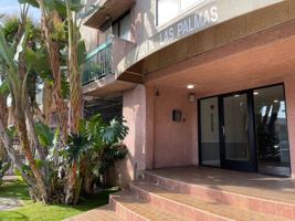 featured image of 1321 N Las Palmas Ave