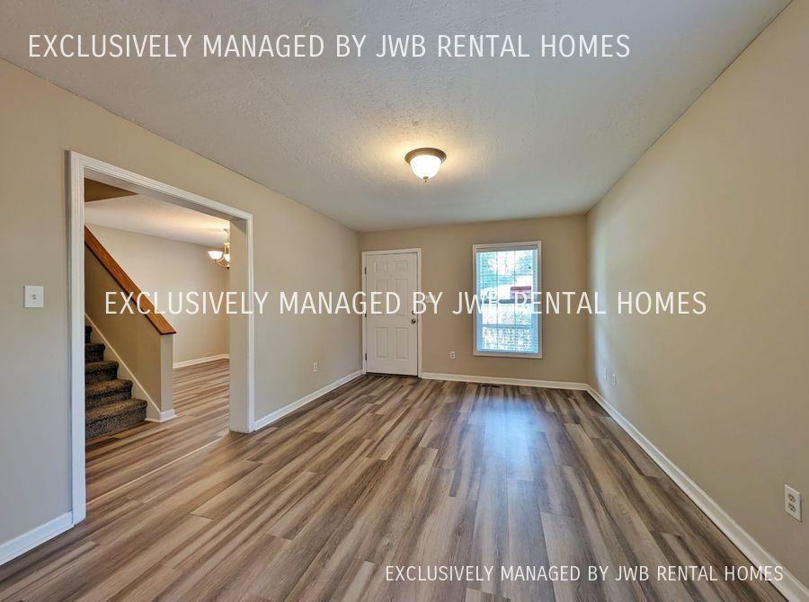 5327 Clarendon Rd - Photo 3 of 7