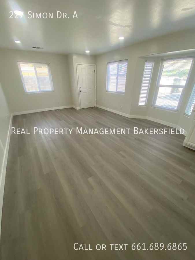 227 Simon Dr - Photo 3 of 16