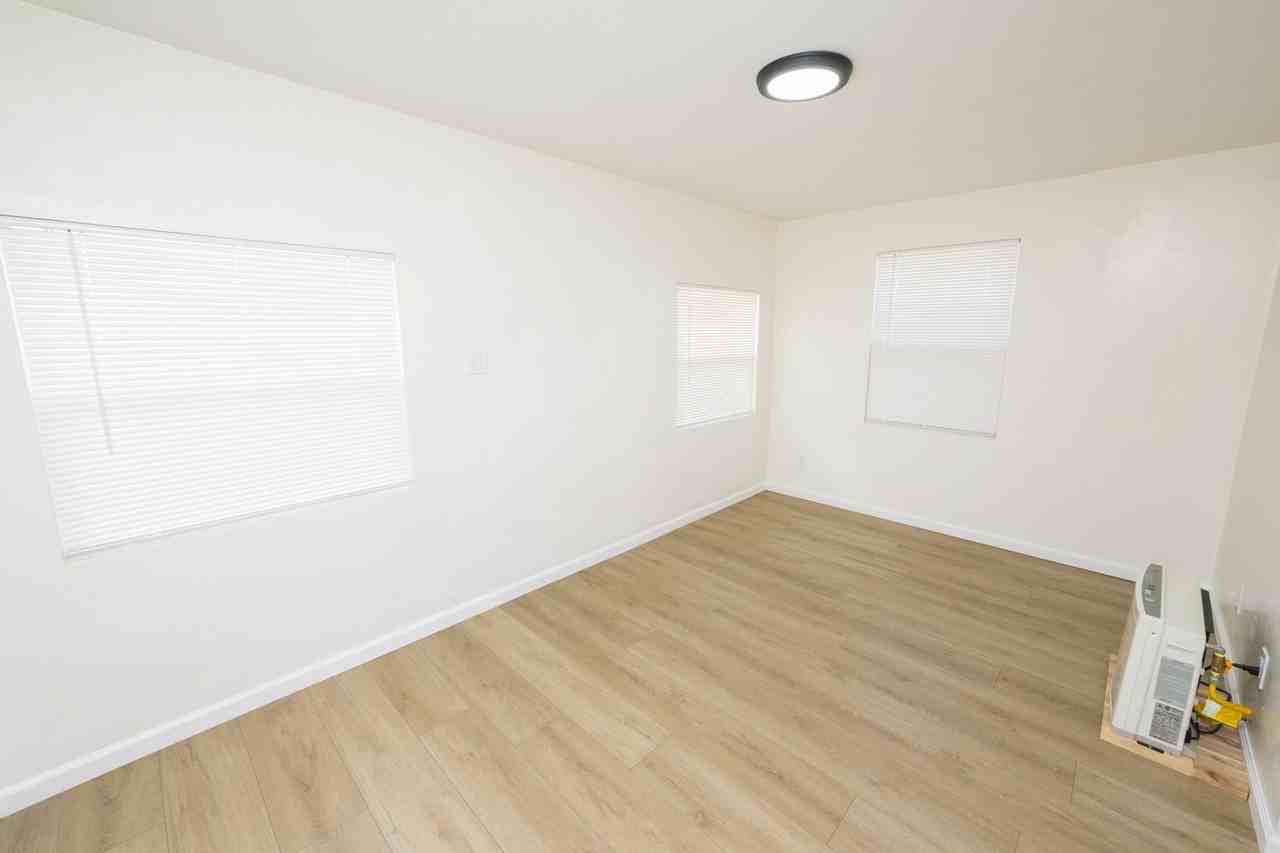 1053 Florence St - Photo 2 of 33