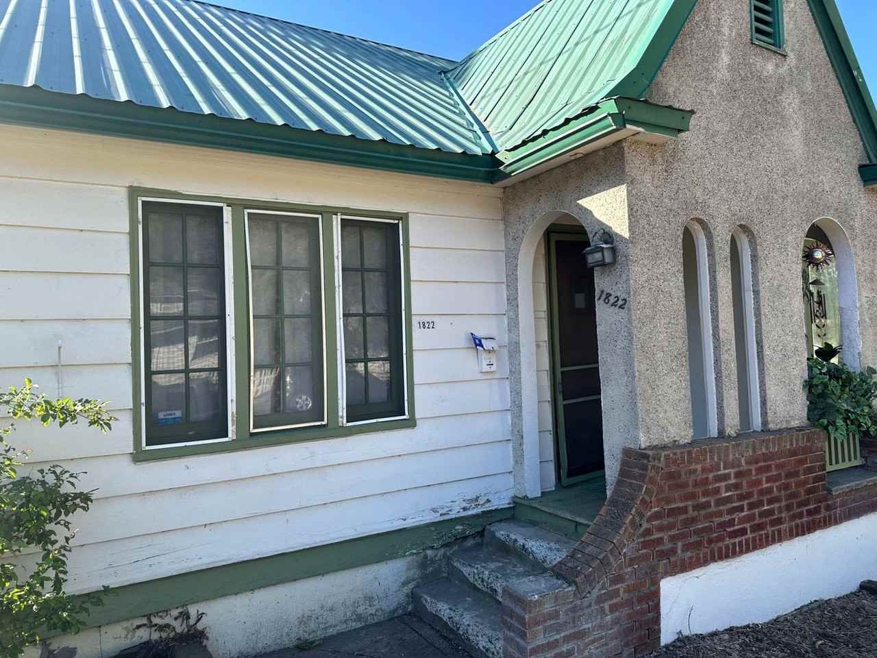 1822 Earle St - Photo 2 of 11