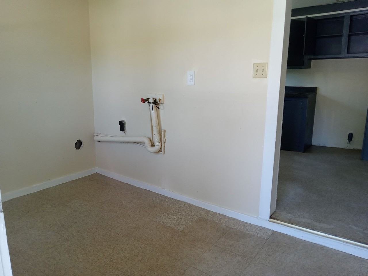 229 Baltimore Ave - Photo 2 of 19