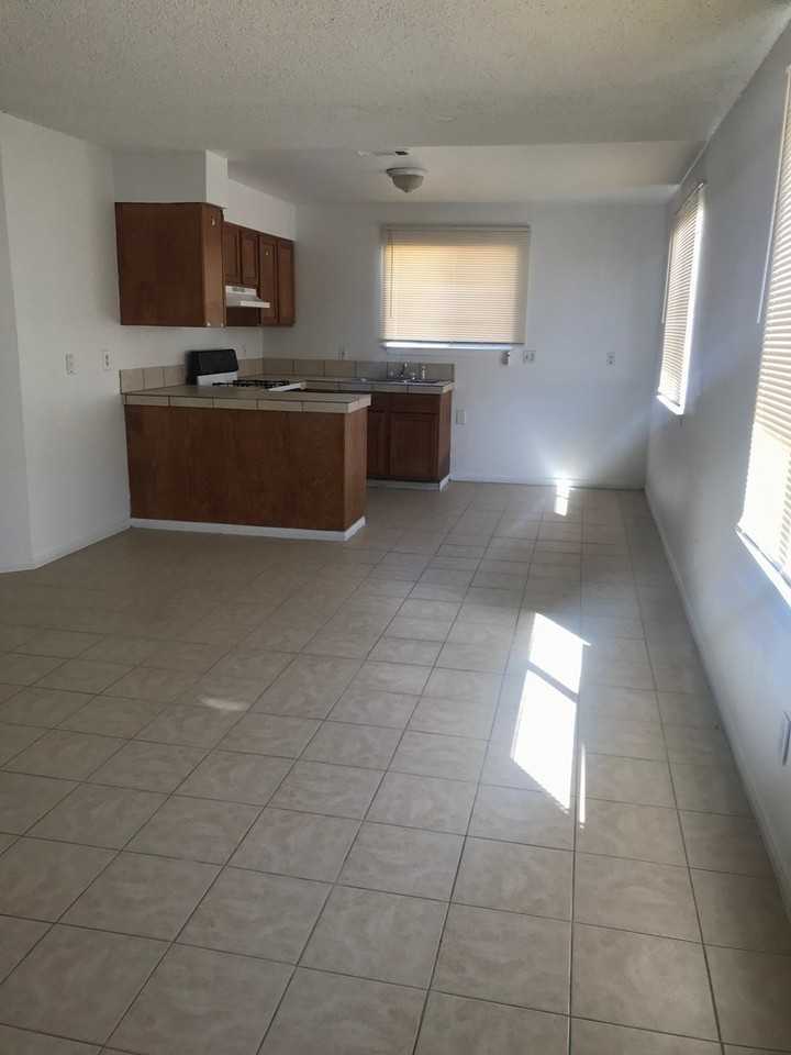 11621 Lee Ave - Photo 2 of 11