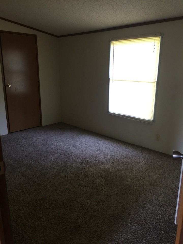 400 Stallings Rd - Photo 5 of 7