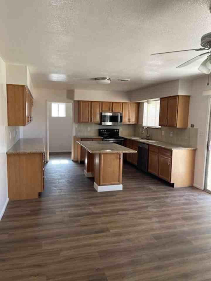 1740 E Hilton Ave - Photo 7 of 32