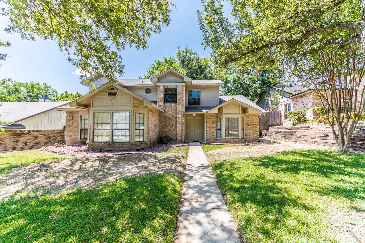 2710 Francisco Dr - Photo 2 of 39