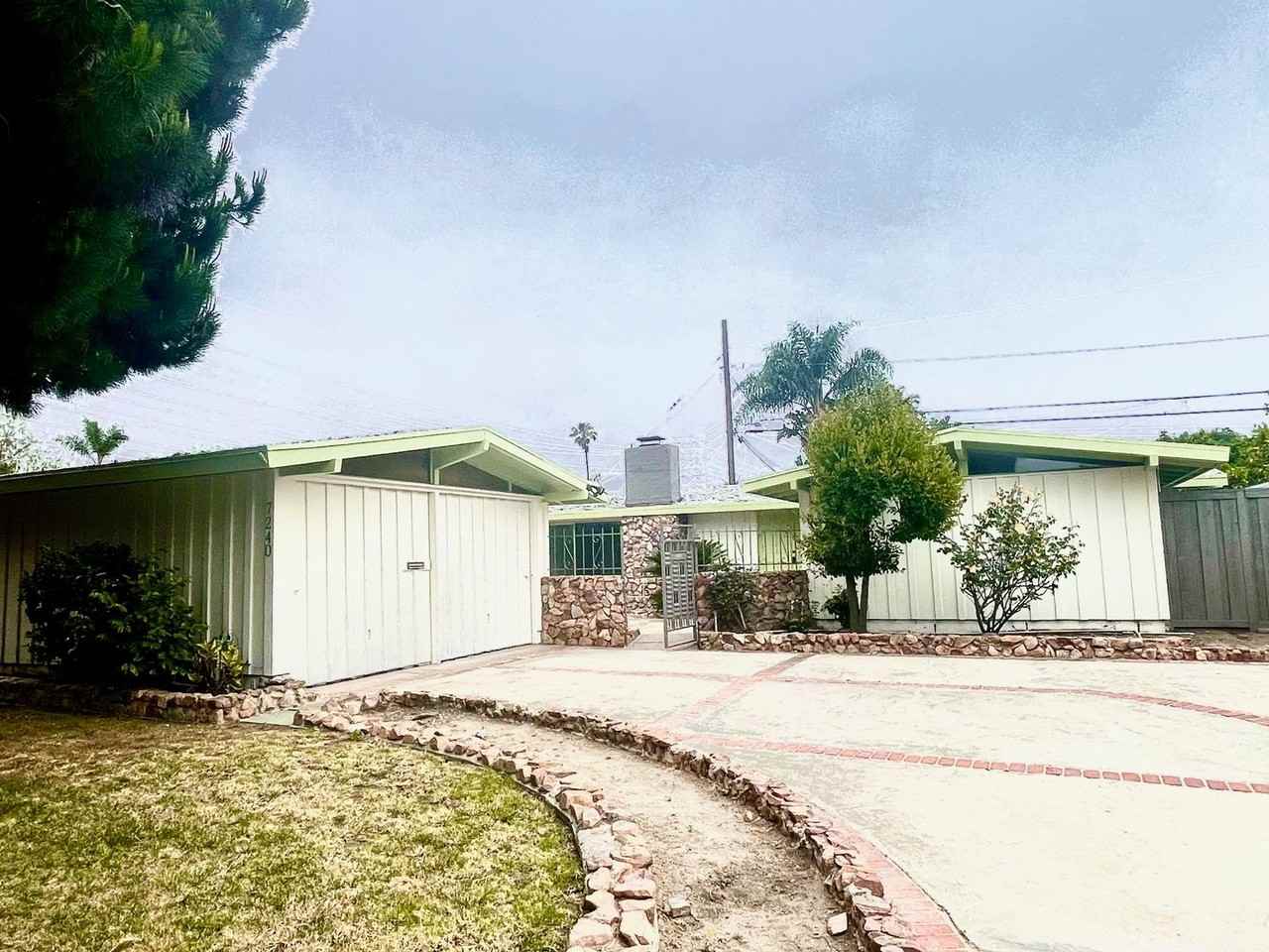 7240 E Rosebay St - Photo 3 of 33