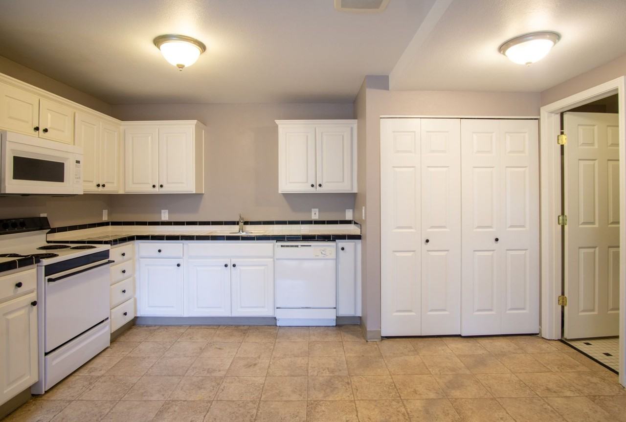 5025 S Corbett Ave #19 - Photo 5 of 13
