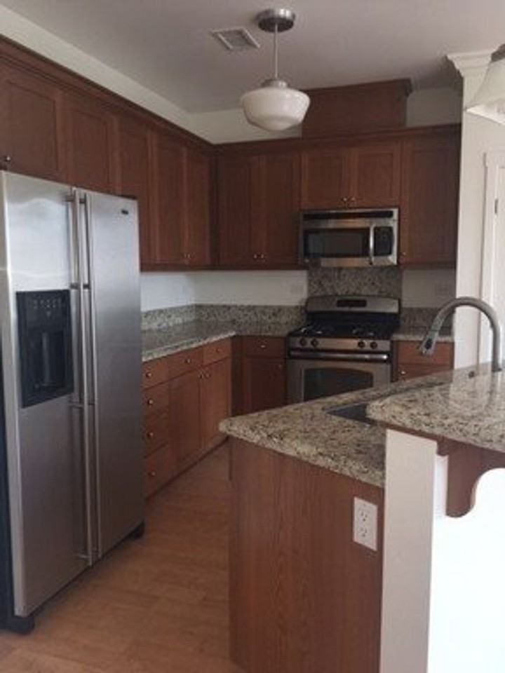 4642 Carpinteria Ave - Photo 6 of 9
