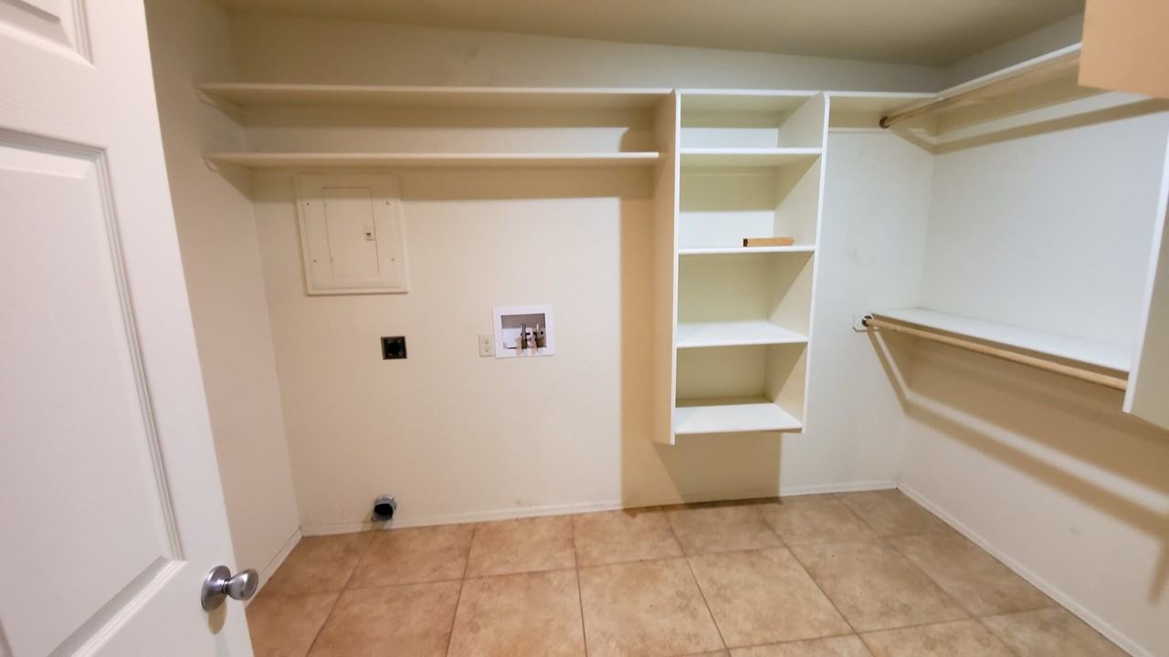 2934 East Cushman Drive - Photo 7 of 11