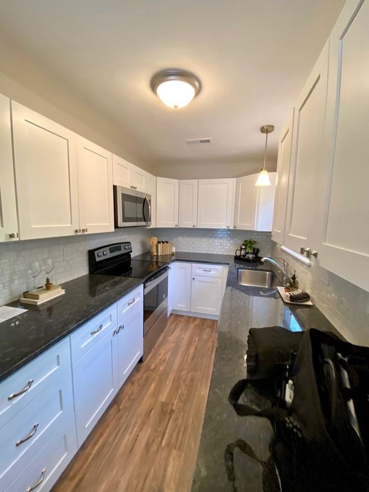 704 W 15th Ave - Photo 4 of 11