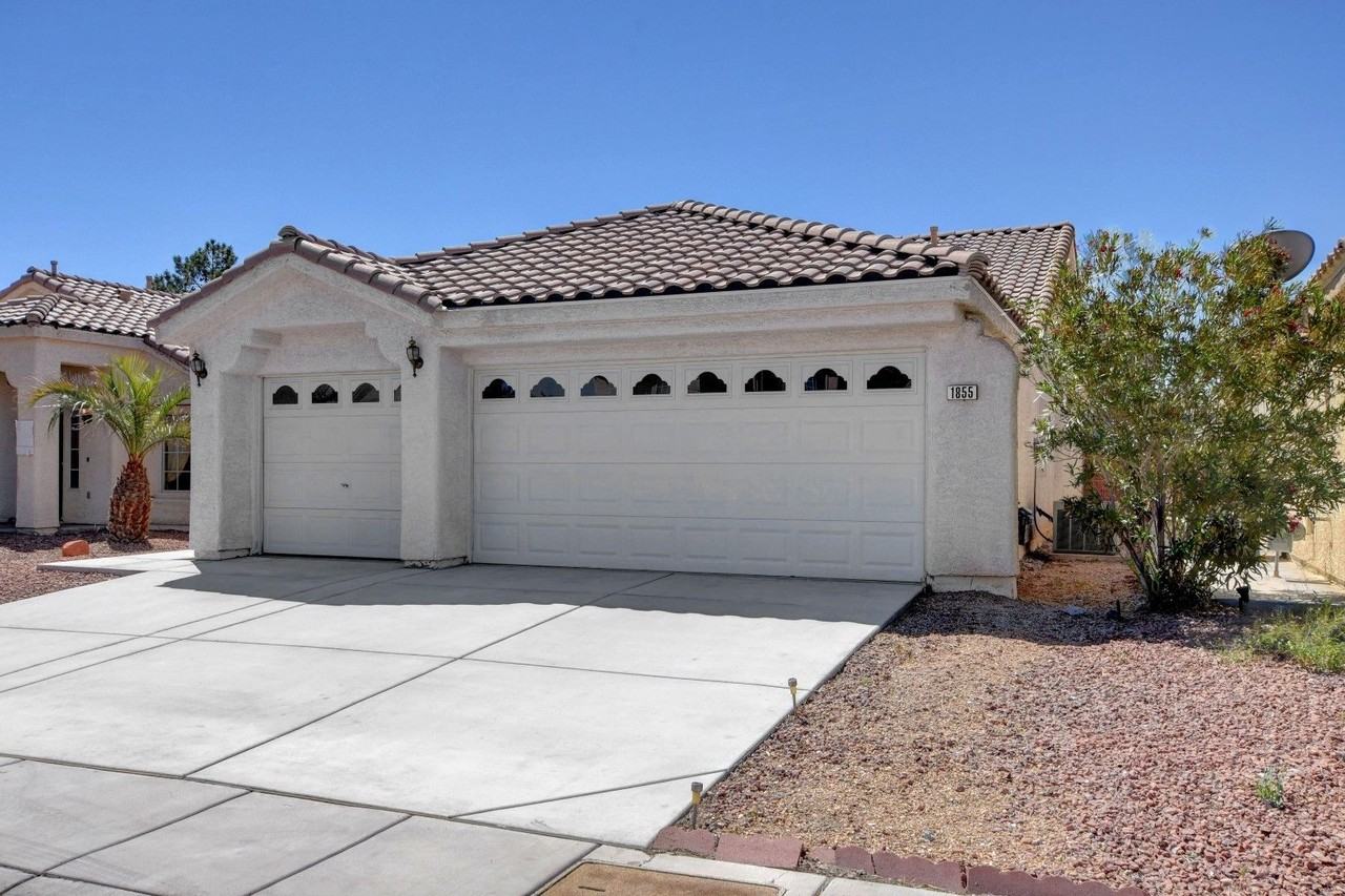 1855 Grand Prairie Ave - Photo 3 of 45